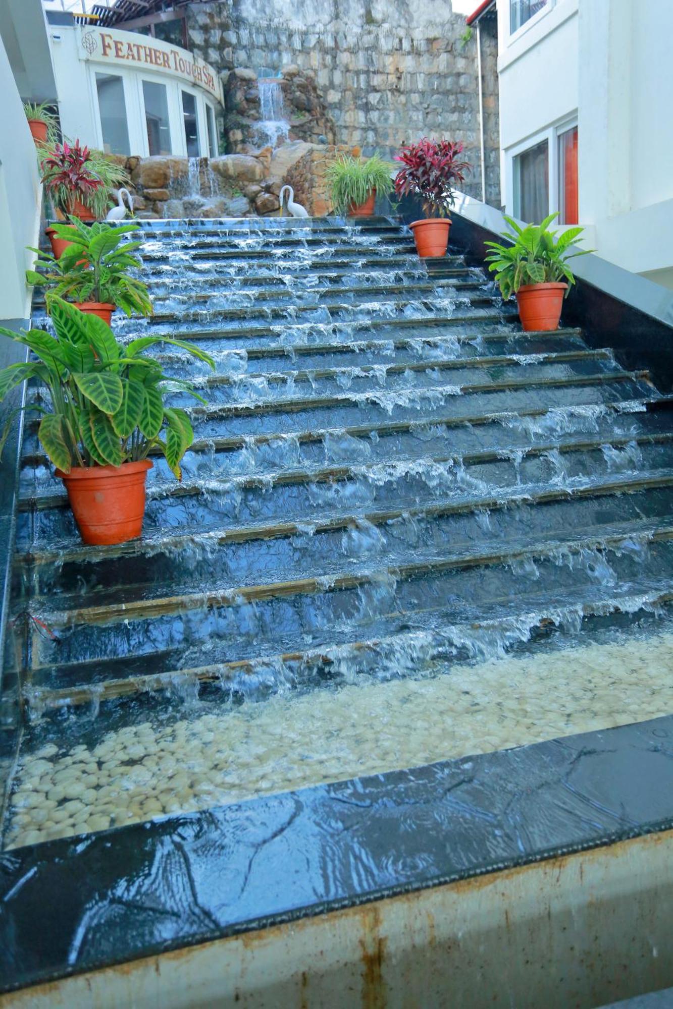 Grand Signature Hotel & Spa Yercaud Bagian luar foto